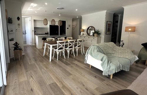 Kiama House | The Mermaid's Retreat - Pool in Kiama!