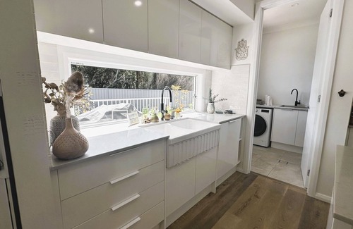 Kiama House | The Mermaid's Retreat - Pool in Kiama!