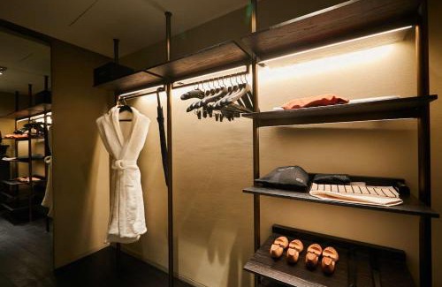 Downtown Shanghai Hotel | The Middle House