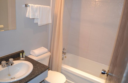 Boston Bar Hotel | The Mighty Fraser Motel