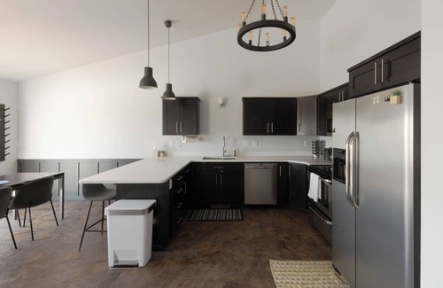 West Fargo House | The MikkonINN - Modern 3 bed home by The Lights