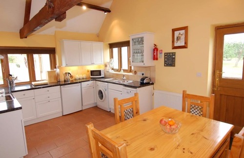 Yarley Cottage | THE MILKING PARLOUR, country holiday cottage, with open fire in Wells