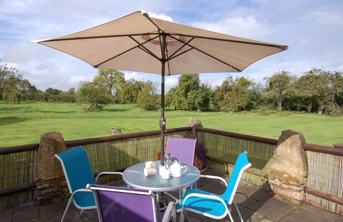Yarley Cottage | THE MILKING PARLOUR, country holiday cottage, with open fire in Wells