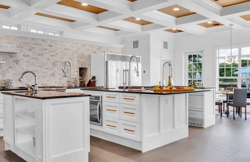East Fort Lauderdale House | The Modern Castle | Canal View & Access | Rooftop | Living Greenhouse | VlLLAS