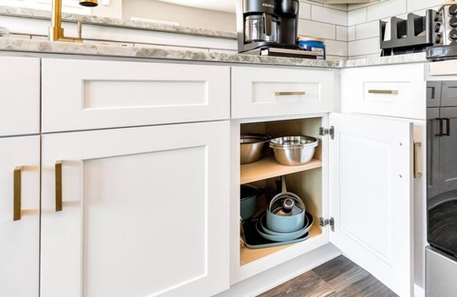 Quinton Apartment | The Modern Mile High: Aviator`s Lookout in Quinton