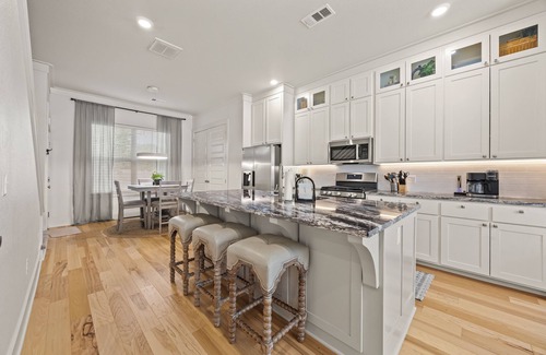 Fayetteville House | The Modern Mission, 3 bed 3 bath, 2 mi from UA and Dickson, new construction