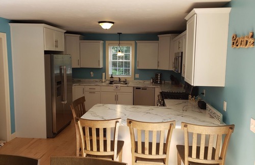 Plymouth House | The Mojito House with Hot Tub, Arcade and Theatre walking distance downtown