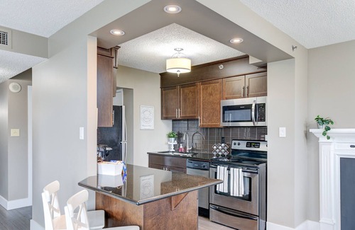 Saskatoon Downtown Condo | *The Montgomery* - Great views, clean and updated space!
