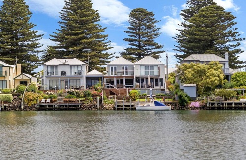 Port Fairy House | The Moorings - Absolute River Frontage