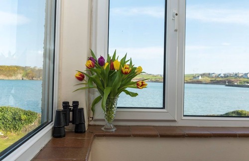 Cemaes Bay Cottage | The Moorings - an apartment that sleeps 9 guests in 3 bedrooms