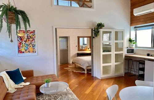 Geelong Apartment | The Morrison Stables- Walking distance to the Geelong CBD