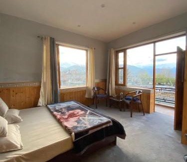 Nako Bed & Breakfast | The Mount View Retreat