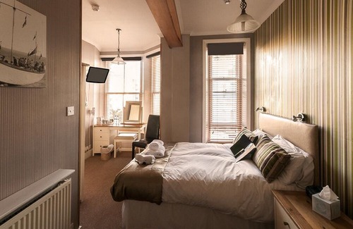 Eastbourne Seafront Bed & Breakfast | The Mowbray