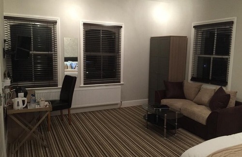 Eastbourne Seafront Bed & Breakfast | The Mowbray