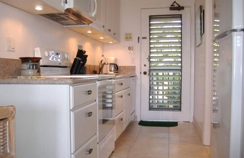 Napili Condo | The Napili Bay Resort - Ocean Front #206 - Voted Most Beautiful Bay on Maui