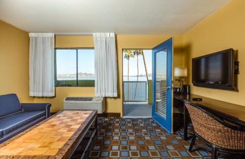 Lake Havasu City Resort | The Nautical Beachfront Resort