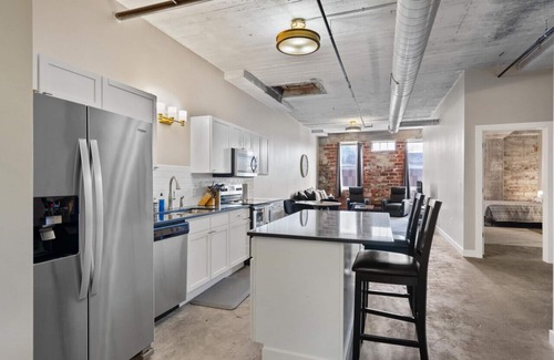 Downtown Apartment | The Nelson Lofts - Unit 3 (2 BR)