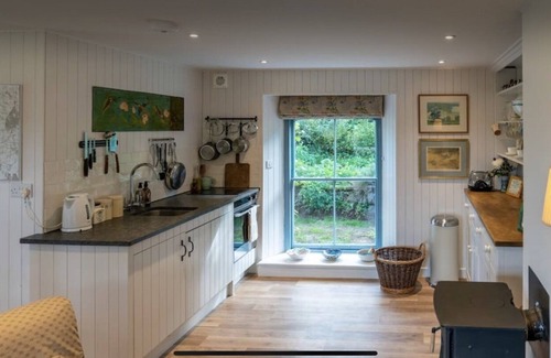 Colerne Cabin | The Nest at Gilling Grove - stunning treetop views