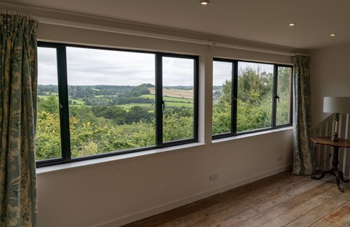 Colerne Cabin | The Nest at Gilling Grove - stunning treetop views