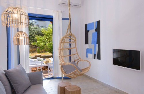 Ammoudara Apartment | The Nest. Blurring the line between indoor and natural environments