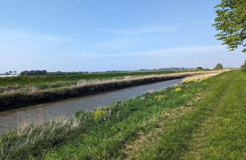 Spalding Apartment | The Nest - countryside apartment in Spalding with outdoor heated pool