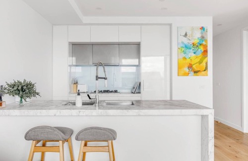 Port Melbourne Apartment | The Nest on Nott Pure Port Melbourne Bliss