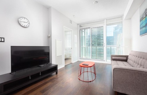 Downtown Toronto Apartment | The Nest - Royal Downtown Loft To Hatch Adventure