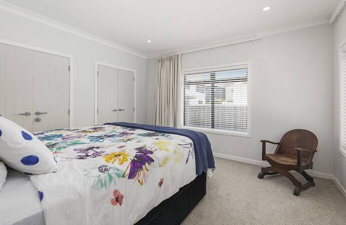 Mount Maunganui Cottage | The Nest - Te Kohanga - Mt Maunganui Holiday Home