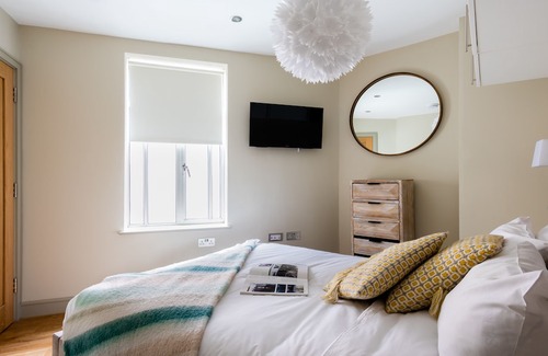 Mayfair Hotel | The New Bond Street Loft - Modern 1Bdr City Centre Apartment