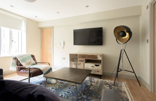 Mayfair Apartment | The New Bond Street Loft - Modern 1BDR City Centre Apartment