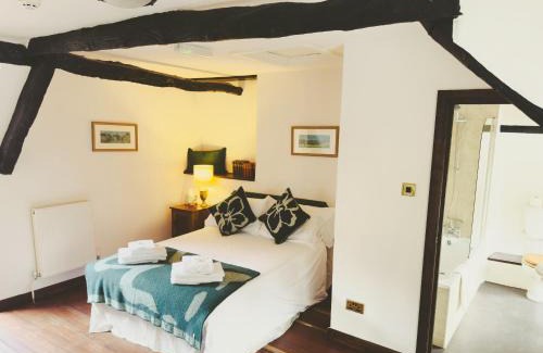 Brympton Hotel | The New Inn