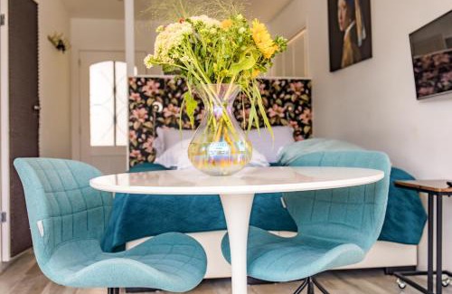 Hoofddorppleinbuurt Apartment | The New Lake Boathouse