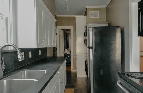 Phillips Apartment | The Nook: 1st Floor, Near A&M, Comfy King Beds