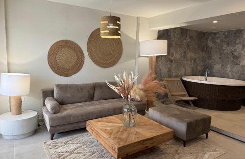 Fira Hotel | The Noverian Bios Santorini Hotel