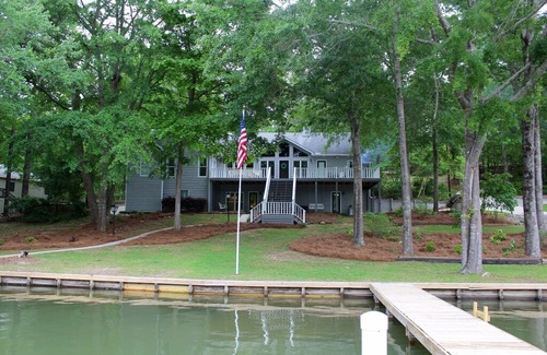 Eclectic House | THE OAKS AT TECUMSEH! SOUTHERN CHARM ON LAKE MARTIN* BOOK FOR A GREAT VACATION!
