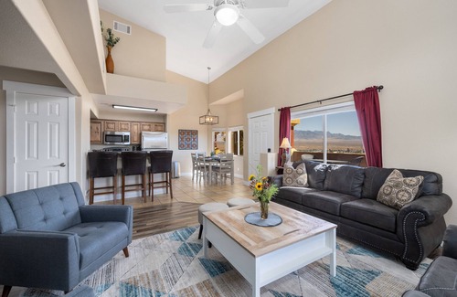 Mesquite Condo | The Oasis - Golf - Pool - Hot Tub - Condo with a View.