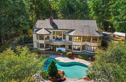 Gilford House | `The Oasis` Pool/Hot tub/Game-Room/Ski/Sleeps 18