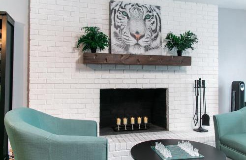 Gainesville House | The Oasis with New Salt Pool Close to Everything