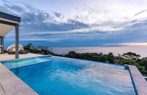Mount Martha House | The Ocean's Edge, Luxury Entertainer with Views