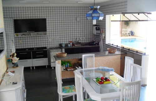 Condominio Residencial Bounganvillee House | The oceanfront condominium in Peruibe