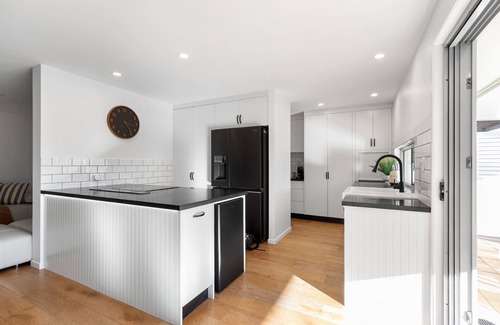 Warana House | The Oceanic Summary: