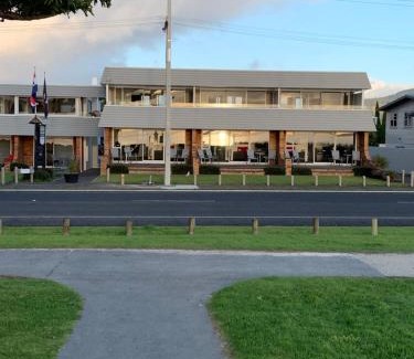 Whitianga Hotel | The Oceanside Motel