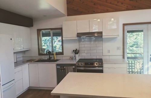 Quathiaski Cove Cabin | The Ol' Dive Lodge in Q-Cove