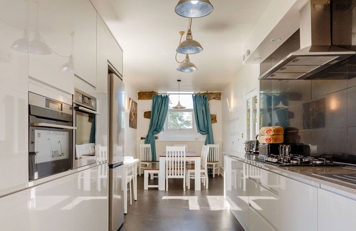 Saint Erth Praze Cottage | THE OLD CHAPEL, pet friendly, with open fire in Praze-An-Beeble