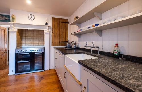 Aldeburgh Apartment | The Old Gordon House - sleeps 6 guests in 3 bedrooms