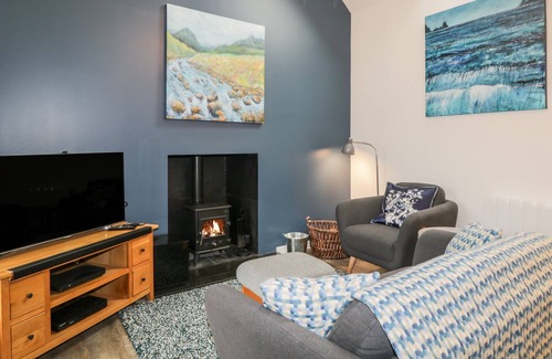 Staffin Cottage | THE OLD HOUSE, romantic, character holiday cottage in Staffin