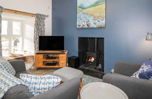 Staffin Cottage | THE OLD HOUSE, romantic, character holiday cottage in Staffin