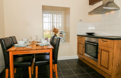 Barmston Cottage | THE OLD JOINER'S SHOP, pet friendly, with open fire in Barmston