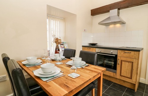 Barmston Cottage | THE OLD JOINER'S SHOP, pet friendly, with open fire in Barmston