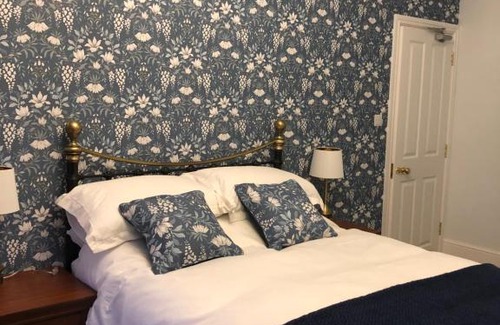 Canwick House | The Old Lodge Guest House